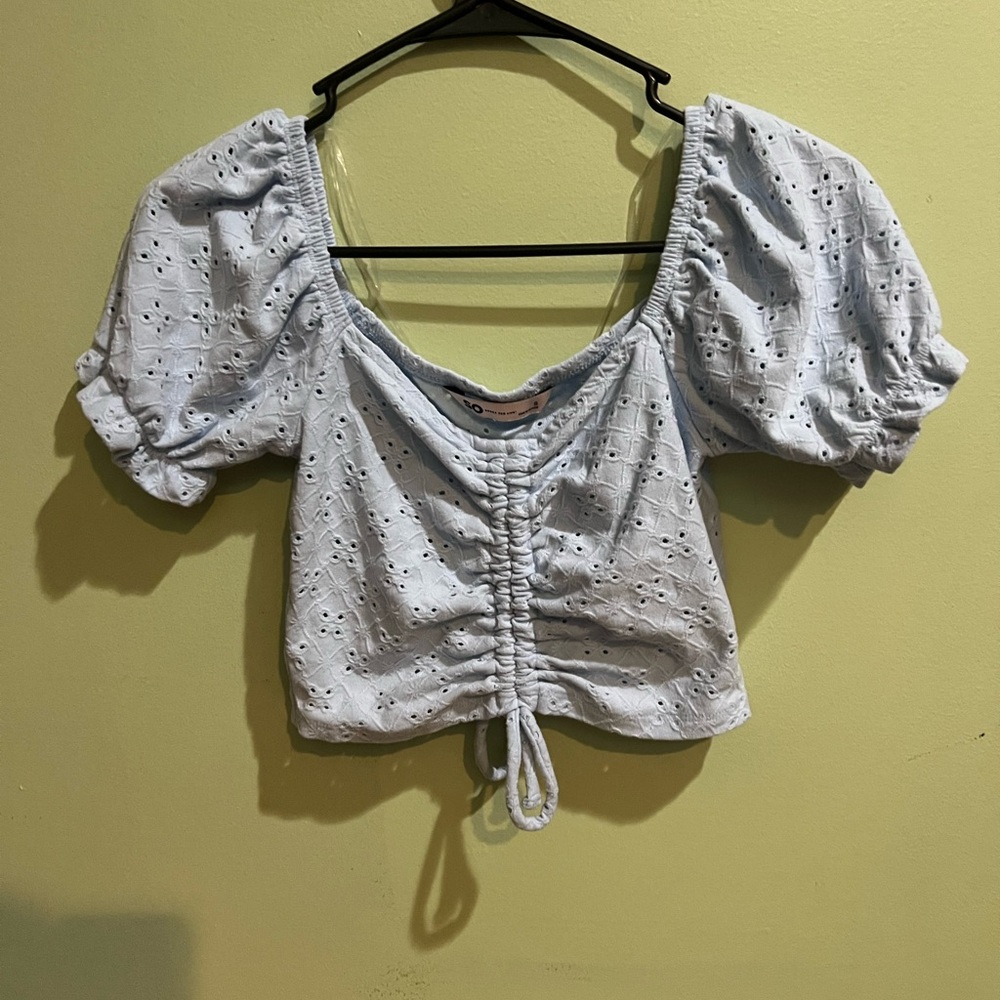 small blue cropped t shirt